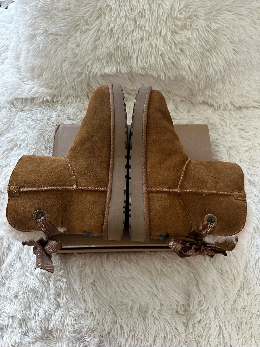 UGG Mini Bailey Bow II Chestnut Suede Sheepskin Winter Boots Women’s Size 9